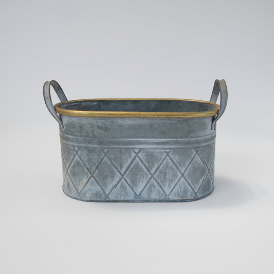 אדנית מתכת דקורטיבית