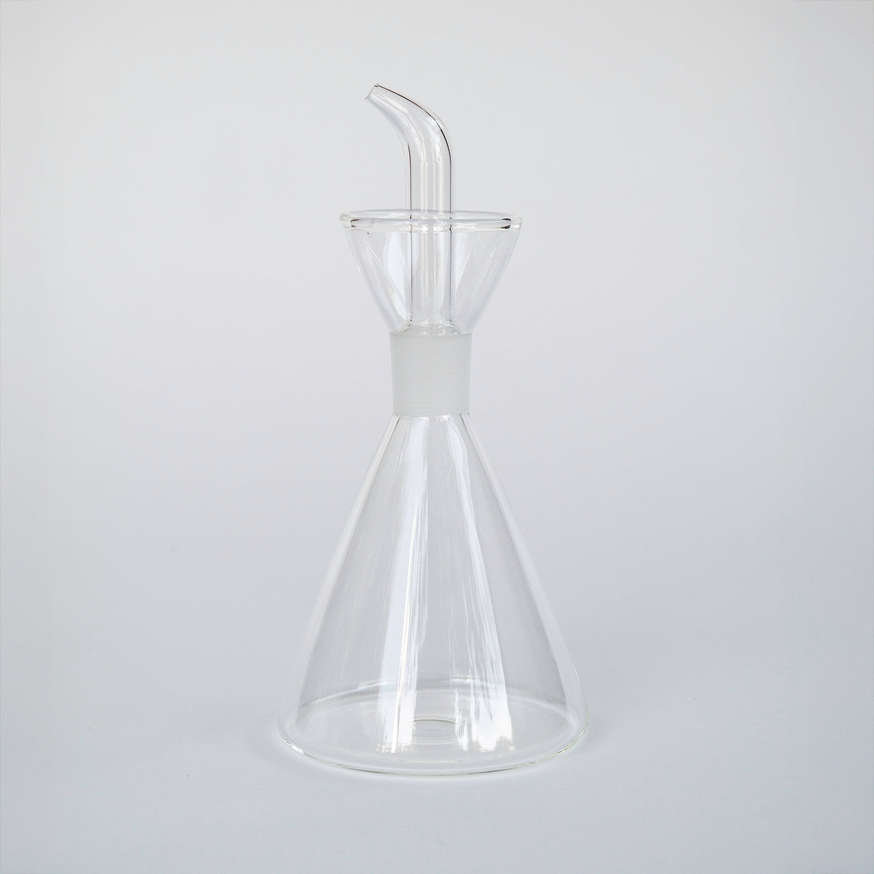 בקבוק זכוכית למזיגת שמן – דגם משולש 220 מ״ל