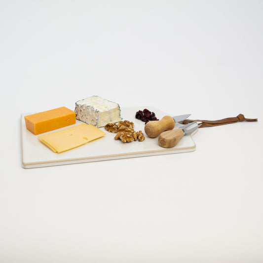 קרש קרמיקה עם רצועת עור