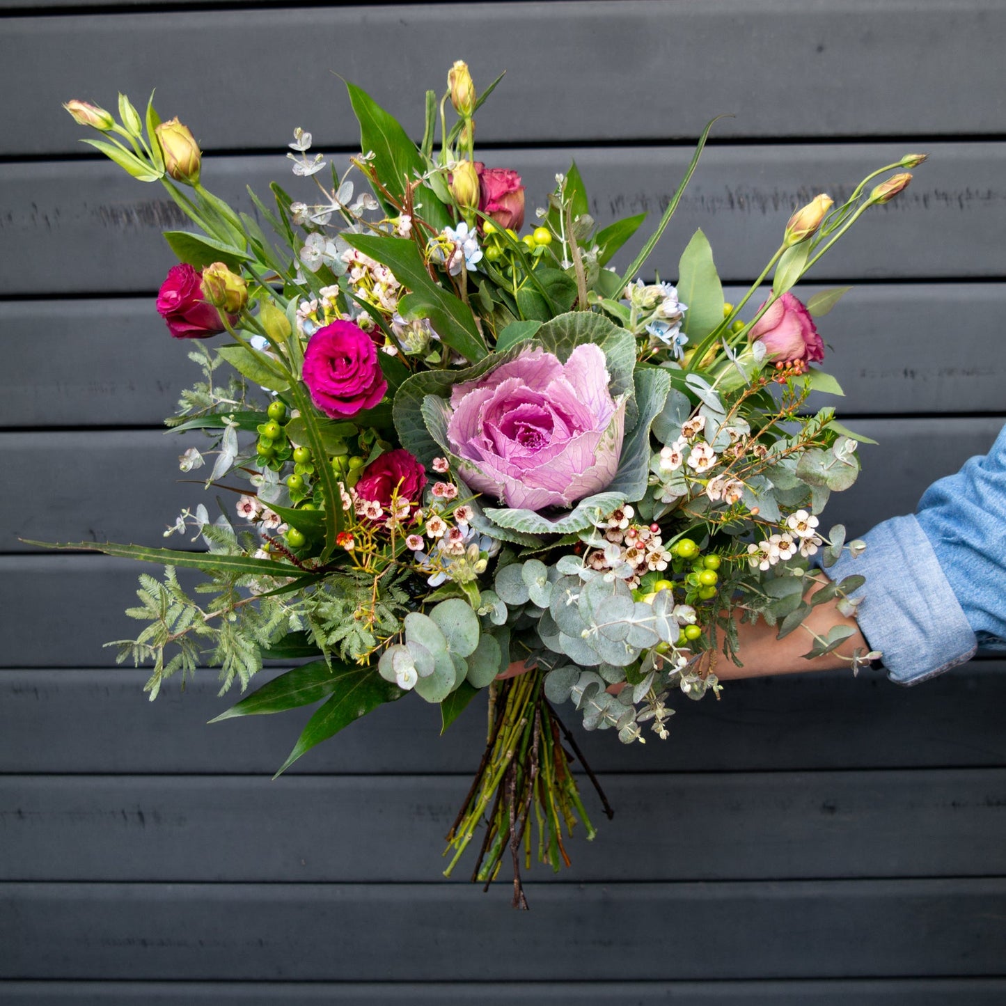 זר בורדו, ורוד עם נגיעות ירוק