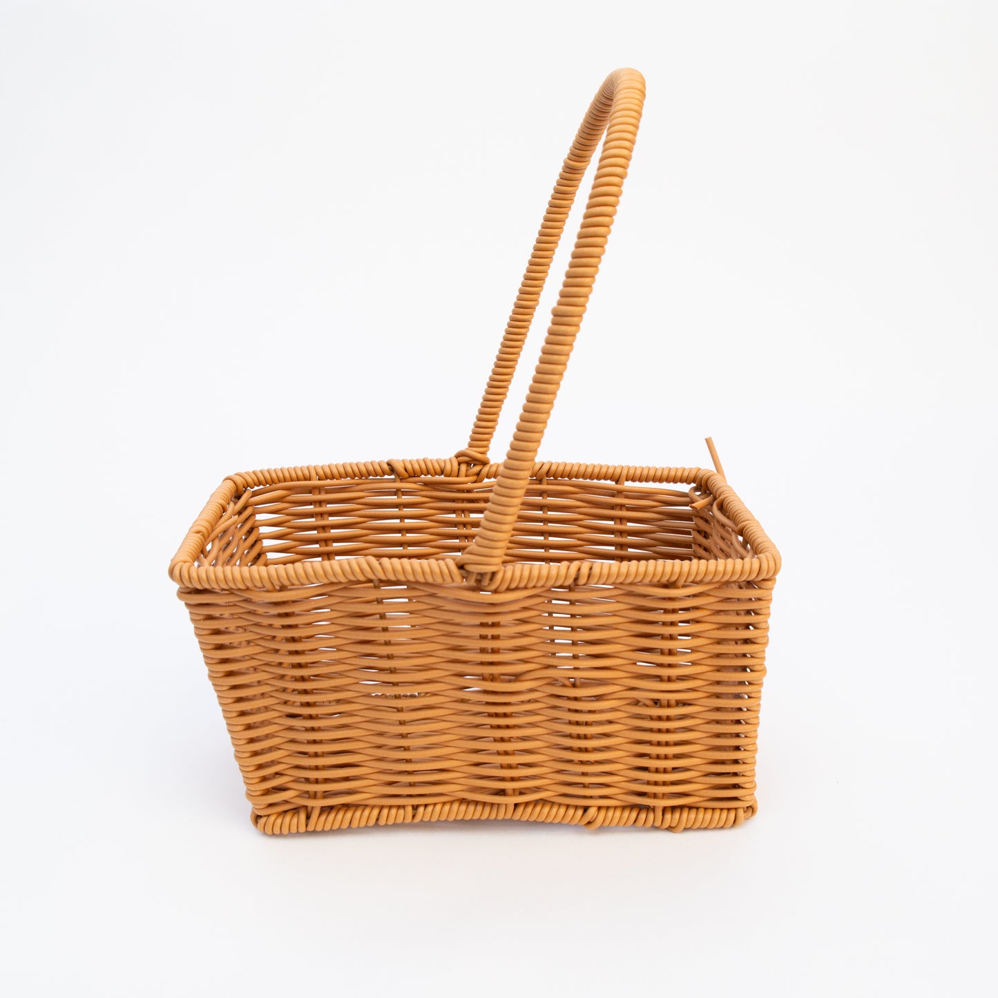 סלסלת ראטן מרובעת עם ידית